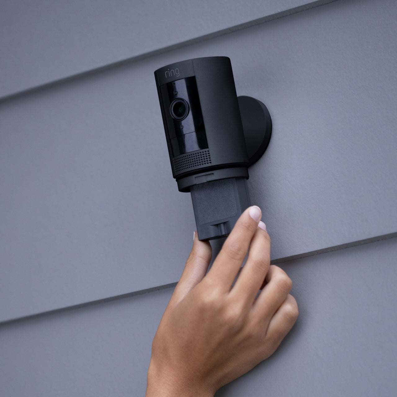 files/ring_suc-battery-blk_slate5_outdoor_en_1500x1500_194408ce-59da-42ac-9f43-78aea6fdb3e2.jpg