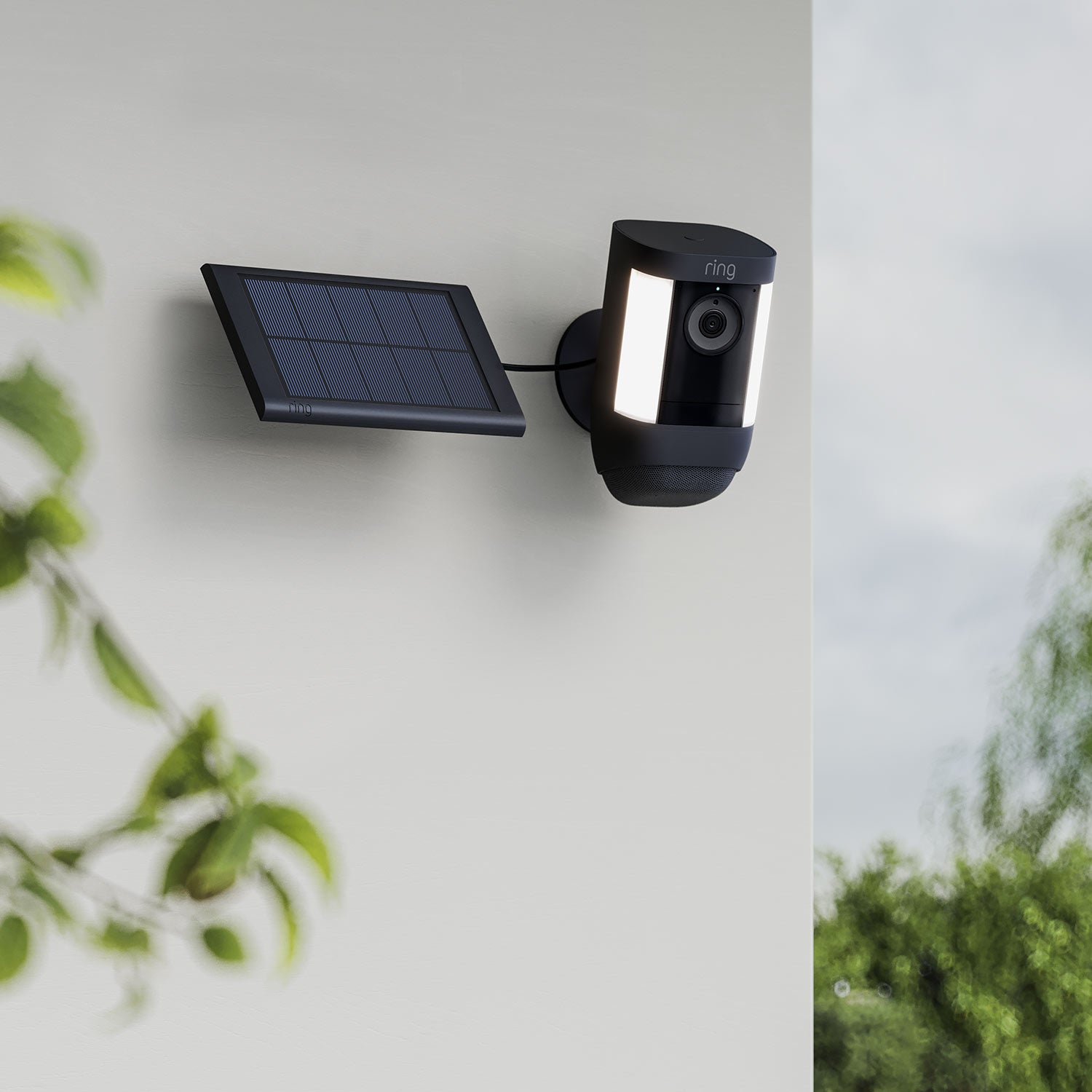 Ring solar panel outlet spotlight cam battery